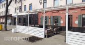 Летние веранды начали устанавливать в центре Ярославля
