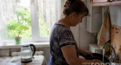 Не тратьтесь на дорогую химию: способ «Два стакана» отмоет даже закаменелый жир на сковороде - грязь отлетает сама