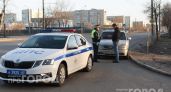 Инспектор пугает лишением за двойную сплошную: разберем почему это уловка и как сохранить свои права