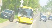 ДТП с автобусом произошло на выделенной полосе в Заволжском районе Ярославля