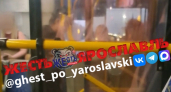 В Ярославле водитель автобуса вытолкала пассажирку после конфликта из-за жары