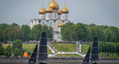 В Ярославле яхты «взлетают» над Волгой: регата на фойлах в центре города