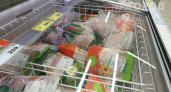 Забудьте про воду: необычный способ разморозить мясо за полчаса — нужен всего один предмет с кухни