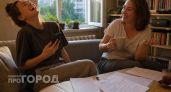 Вы годами подпевали невпопад: 12 строчек из популярных хитов, которые вы слышали совершенно иначе