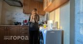Развожу это в воде и мою все поверхности на кухне - блестит как новая и без химии