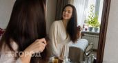Секрет густых волос в 50+ лет: одна капля этого средства с шампунем - и прическа как после салона