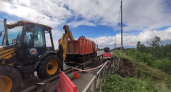 Дорога провалилась буквально за ночь: кто и почему теперь чинит опасный участок под Ярославлем