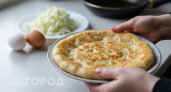 Больше никаких каш на завтрак: просто пожарьте капусту с парой яиц и получите сытную лепешку для всей семьи