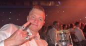 19-летний Егор Сурин показал чемпионские перстни и мини-копию Кубка Гагарина