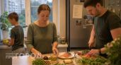 Забудьте о дорогих сыворотках: 11 доступных продуктов в вашем холодильнике, которые реально омолаживают кожу