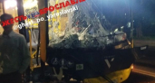 В Ярославле автобус врезался в эвакуатор:"Удар был очень сильным"