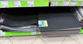 Купила ЭВА‑коврик в Fix Price для прихожей, а теперь он спасает мои грядки — рассказываю, как приспособила