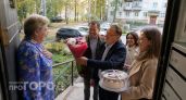 Спустя сорок лет ученики постучались в дом первой учительницы: ее реакция заставила рыдать всех присутствующих
