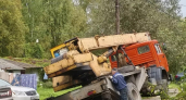 В ярославском поселке Щедрино спецтехника провалилась в тепловую камеру