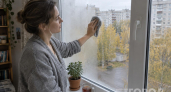 Осенью окна превращаются в водопад: как остановить сырость до появления чёрной плесени