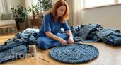 Вторая жизнь старых джинсов в интерьере дома как способ создать практичный коврик без швейной машинки