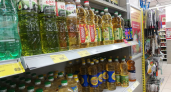 На полке — бутылка, внутри — «жидкое золото»: какие марки подсолнечного масла отметило Роскачество