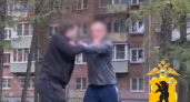 В Ярославле рецидивист во дворе на Свердлова дважды ударил знакомого ножом в спину