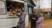 Заглянула в автолавку, которая спасает глухие деревни: показываю цены на продукты и что берут местные