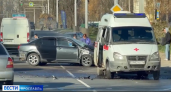 Иномарку развернуло поперек полос при жестком ДТП в Ярославле