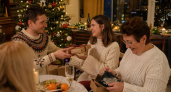 Бант развяжут, а тепло останется: 12 новогодних подарков, за которые обнимают без слов