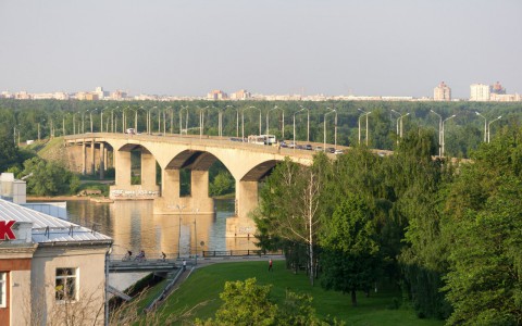 Ярославец спрыгнул в Волгу с Октябрьского моста