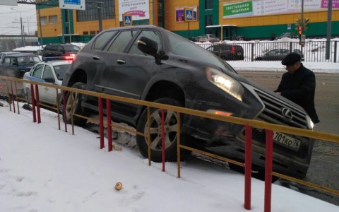 Депутат Ярославской областной думы на «Лексусе» сбил женщину