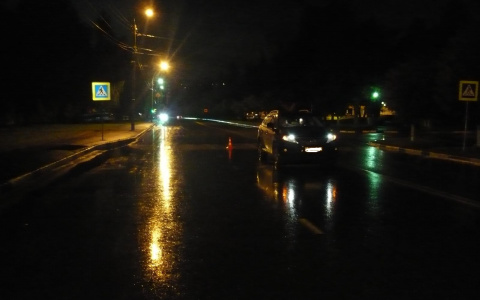 В Ярославле водитель «Лексуса» на переходе сбил девушку подростка