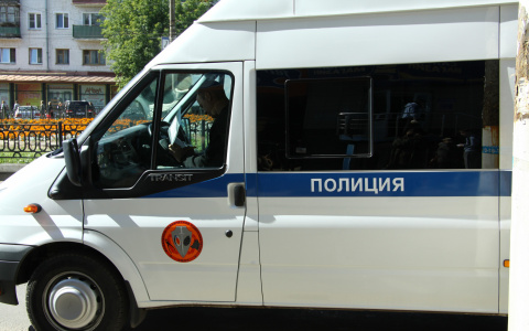 В Ярославле мужчина посягнул на святое, сорвав с девушки украшение