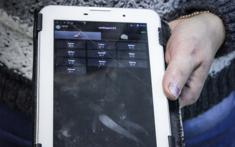 В Ярославле дальнобойщик выпил с попутчицей и остался без планшета