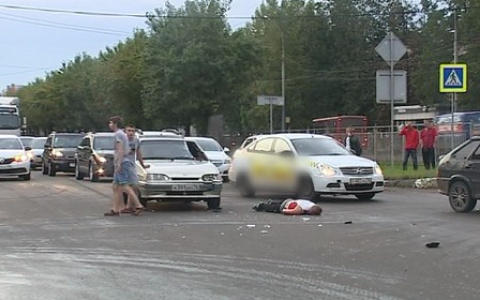В Ярославле под колеса легковушки попал пешеход