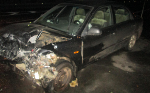 От удара машины раскурочило: в аварии под Ярославлем трое пострадавших
