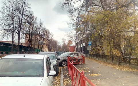 Обиженная подруга отыгралась на авто соперницы в Рыбинске