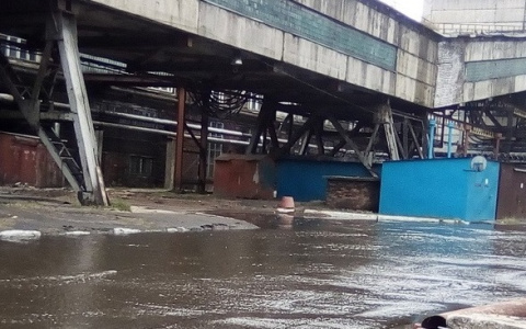 В Ярославле затопило крупный завод: кадры