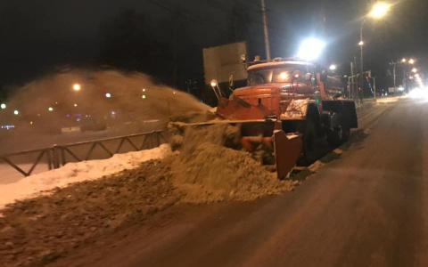 "Снега по колено": на плохую уборку улиц жалуются ярославцы