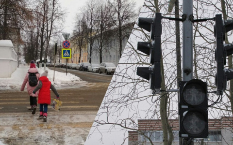Дети на опасном переходе: установить новый светофор заставили чиновников Ярославля