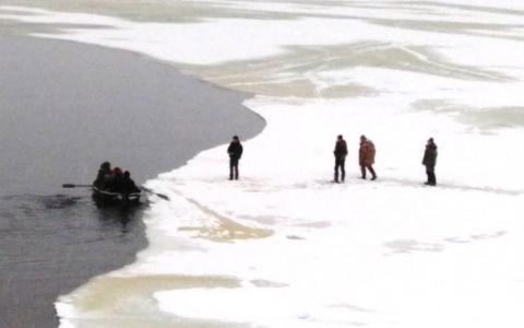Льдину с людьми унесло течением: как спасали рыбаков под Ярославлем