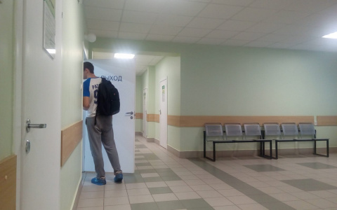 В поликлиниках Ярославля отменили прием здоровых детей: причины