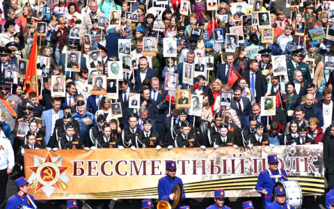 Тысячи ярославцев приняли участие в акции "Бессмертный полк": топ-5 фото