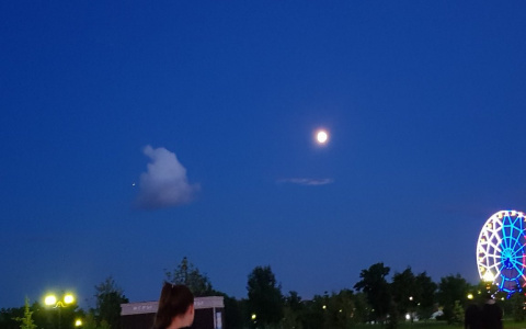 "Это инопланетяне": таинственное облако увидели  в небе над Ярославлем