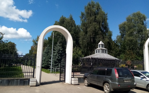 Место, где «спит» история: приглашаем прогуляться по одному из старейших кладбищ Ярославля