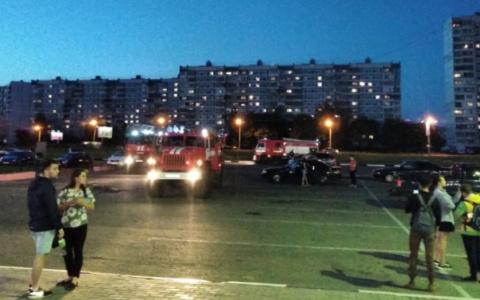 Сигнализация и пожарные машины у кинотеатра в Ярославле: что произошло