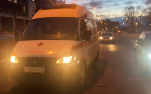 Умер моментально: мужчина погиб в ночном ДТП под Ярославлем