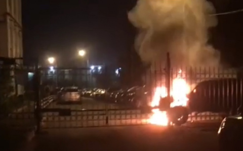«Дым заполнил весь район»: подробности ночного пожара в Ярославле