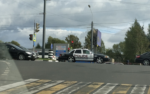 "Трамп приехал": на ярославских дорогах появилась "полиция Майами"