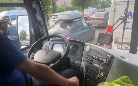 Руки отнимались, но сжимали корвалол: подробности скандала в ярославском автобусе