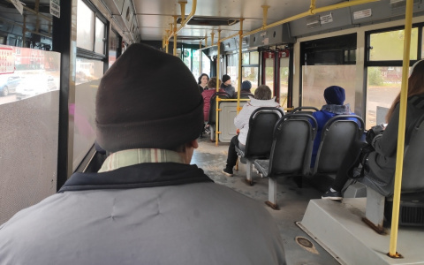 Только три билета по карте: неразбериха в автобусах Ярославля сводит с ума пассажиров