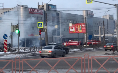 Дым со стороны ТЦ: что горит в Заволжском районе