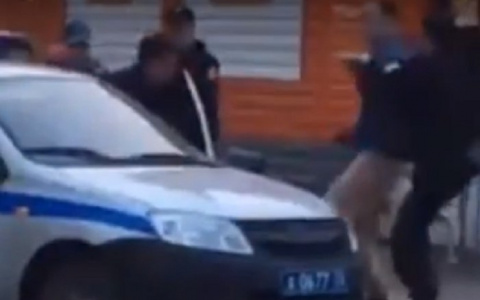 Кидали петарды в церковь и детей: авторская колонка ярославны о произволе у входа в ТЦ