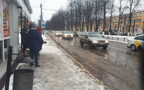 Новые штрафы за парковку: кого накажут за машину во дворе